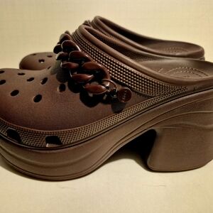 CROCS Brown Women's Mules with Chain Accent